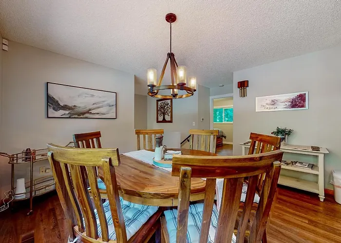 Top Hotels in Stevenson, Offering Riverside Luxury